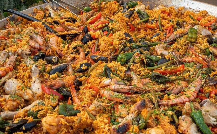Středomořský večer — paella na grilu